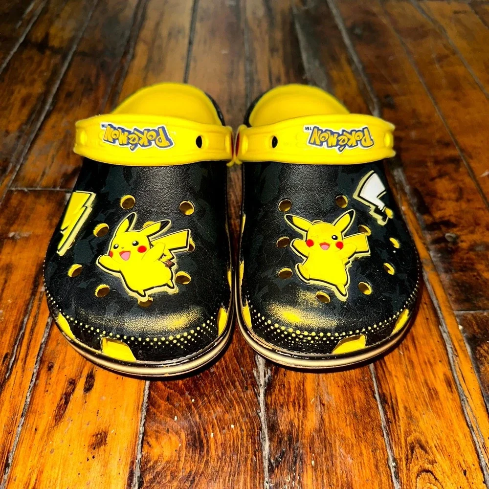Crocs x Pokémon Pikachu Classic Clogs Toddler 2 Black Yellow Comfort Outdoor